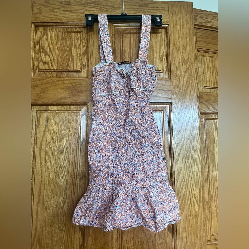 Zara - Floral Smocked Mini Dress - Picture 1 of 4